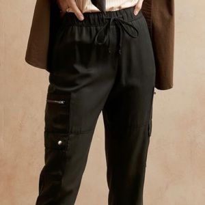 BANANA REPUBLIC TENCEL CARGO JOGGER